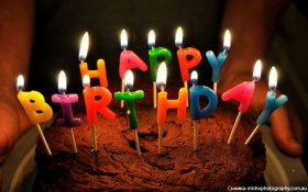 "PoligrafF" празнува трети рожден ден, раздава подаръци срещу усмивки